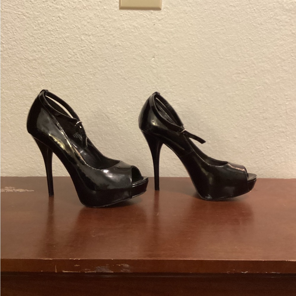 Black Stiletto Heel